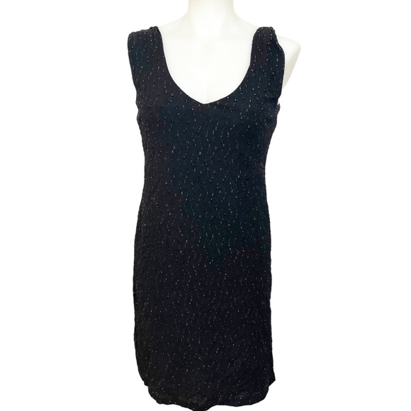 Little Black Dress 🖤 - Picture 2 of 7